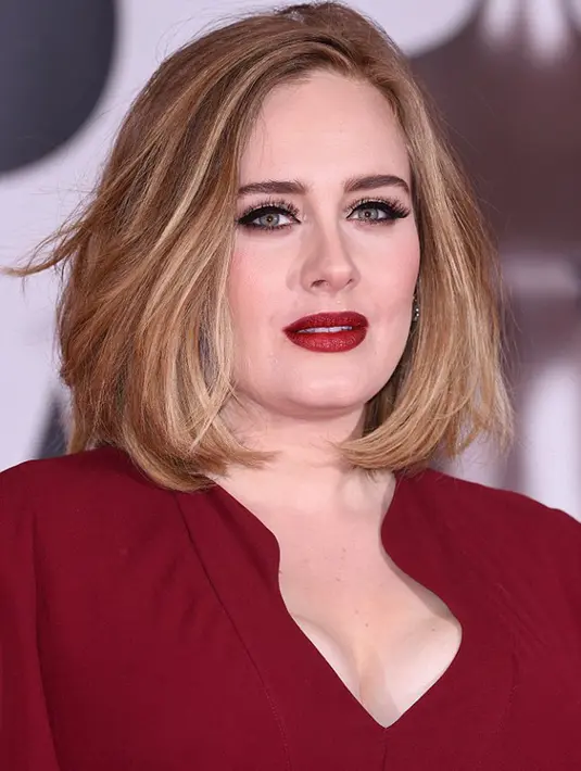 Melansir dailymail.com (9/1), pasagan penyanyi tersebut mengenakan cincin di jari mereka. Meskipun kabarnya disembunyikan, dan tidak ingin diketahui orang banyak. (doc.dailymail.com)