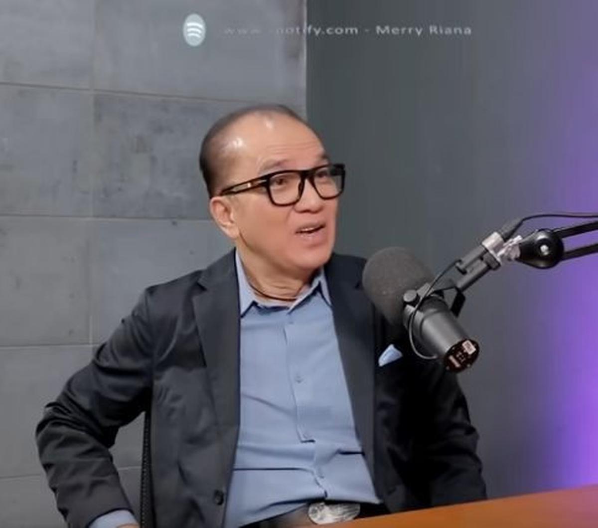 "Tahu nggak begitu saya pulang ke Jakarta, buku itu tidak ada. Saya cari-cari, buku itu tidak ada dan saya tanya kakak saya di Palembang. 'Kak tolong kamu cek ada Pesantren di jalan ini nomor sekian. Saya mau berterima kasih sama Ustaz itu karena dia meno