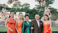 Lihat tampilan keluarga suami Jessica Mila, dari mertua sampai kakak iparnya di acara after-party di Bali