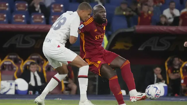 Foto: Debut Pahit Romelu Lukaku, AS Roma Dipermalukan 10 Pemain AC Milan di Liga Italia