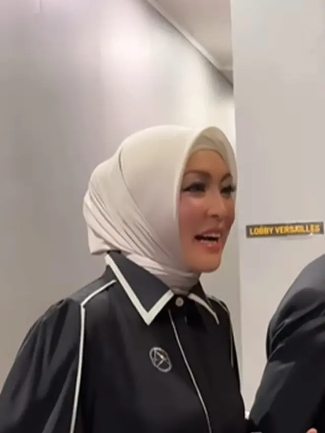 Penampilan Cantik Angelina Sondakh Pakai Gamis di Ngunduh Mantu
