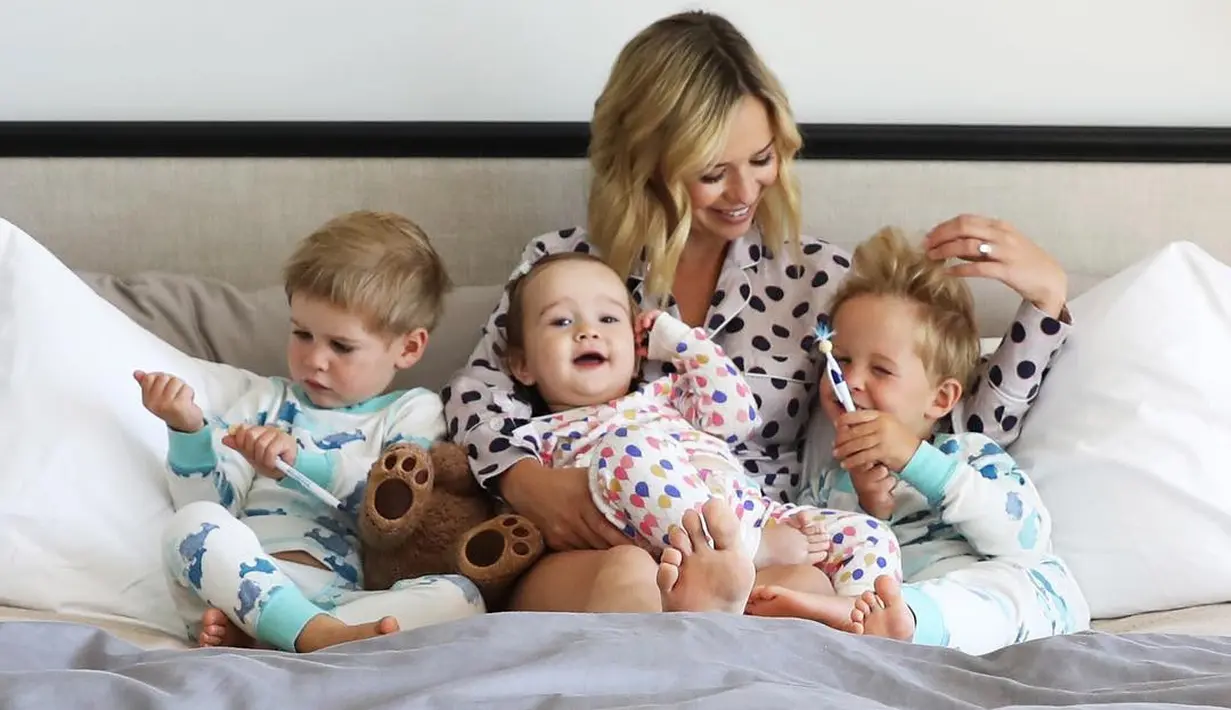 Sama seperti Drew Barrmore, Marissa Hermer pun senang menghabiskan waktu bareng anak-anaknya saat senggang di rumah. (instagram/marissahermer)