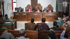 Suasana sidang lanjutan terkait Akta dan SK Pendirian Partai Gerindra dan SK penunjukan para pengurus BPN Prabowo-Sandiaga Uno di PN Jakarta Selatan, Selasa (19/3). Sidang tersebut ditunda kembali hingga minggu depan. (Liputan6.com/Faizal Fanani)