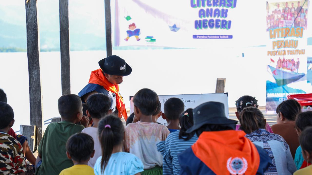BRI Peduli Salurkan Perahu Literasi, Dorong Peningkatan Kualitas Pendidikan di Wilayah Pesisir Tolitoli