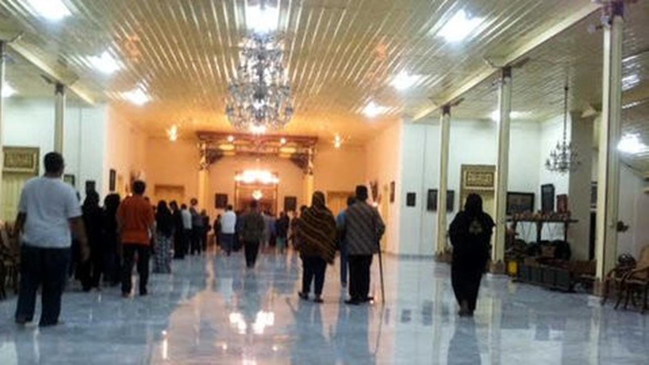 Warga Yogya turut berduka karena kepergian Paku Alam IX
