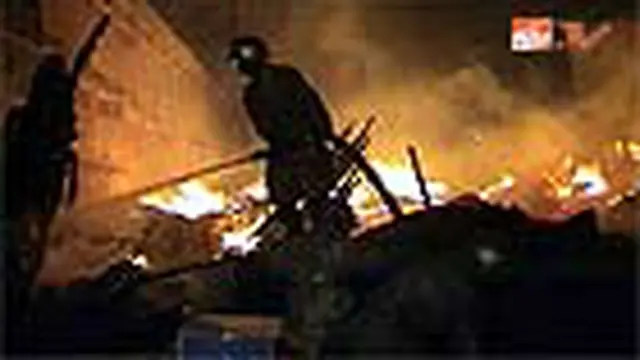 Puluhan Lapak Penjual Kayu Terbakar