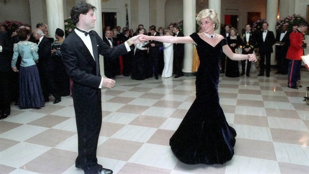 Putri Diana ketika berdansa dengan John Travolta (Ronald Reagan Library)