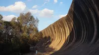 Menyibak Rahasia Unik Wave Rock, Batuan Berlekuk Serupa Ombak di Australia Barat