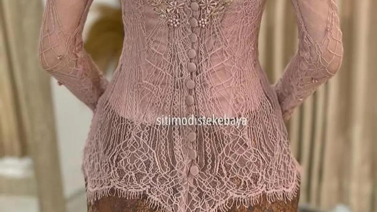 Ilustrasi Kebaya Modern Wisuda Aksen Bordir