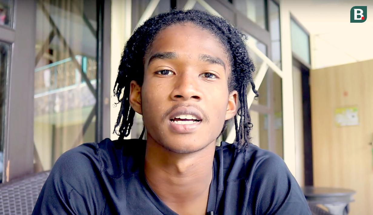 Ronaldo Kwateh merupakan putra dari Roberto Kwateh, pemain asal Liberia yang pernah memperkuat Deltras Sidoarjo, PSIM Yogyakarta, PSIS Semarang dan Persib Bandung. (Foto: Bola.com/Aditya Wany)