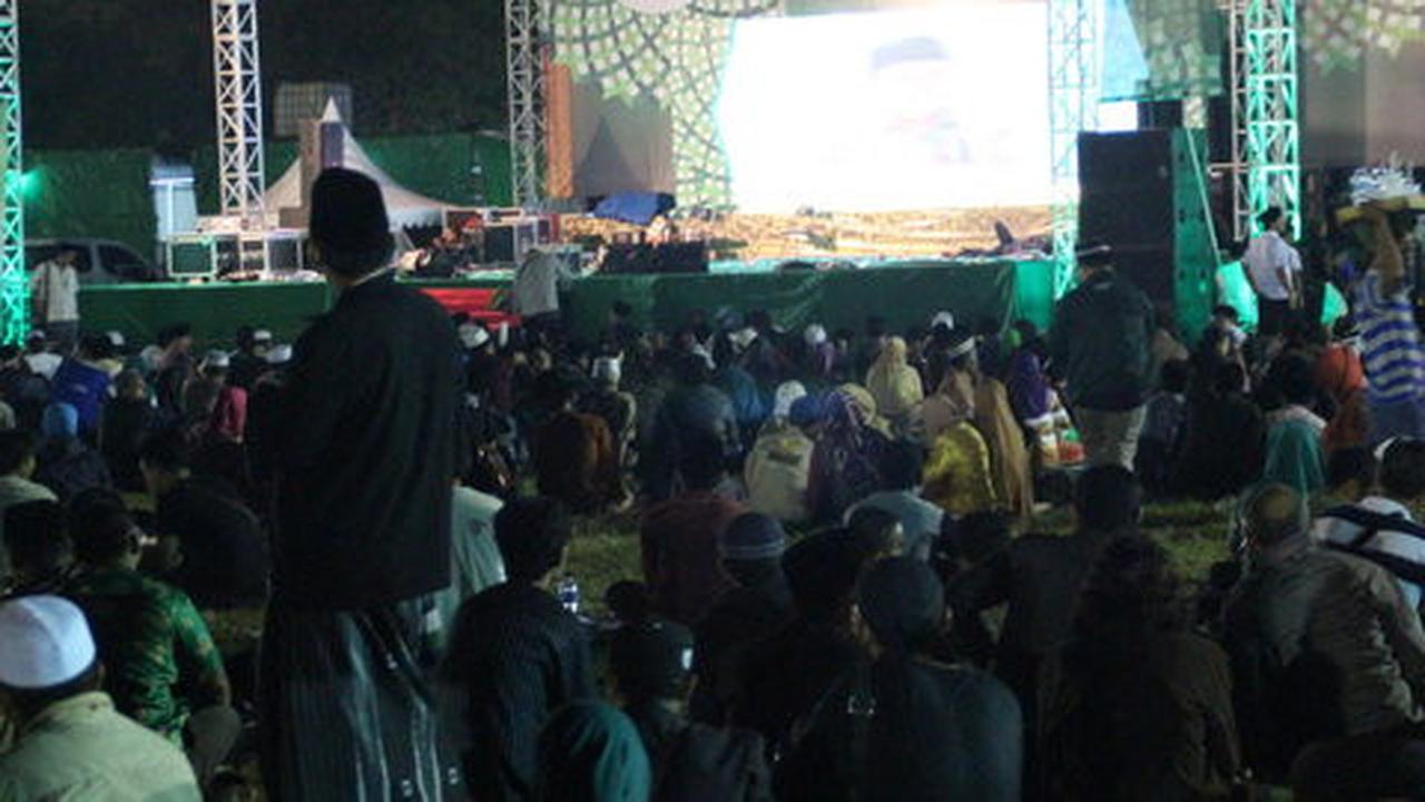 Ribuan nahdliyin kumpul di alun-alun Jombang menanti hasil muktamar