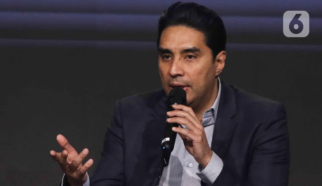 Film Producer & COO Screenplay Wicky Victor Olindo saat menjadi pembicara pada Emtek Connect 2023 di SCTV TOWER, Jakarta, Rabu (1/2/2023). Emtek Connect 2023 merupakan pertemuan antar kolega dalam ekosistem Emtek untuk kolaborasi serta partisipasi dalam menghadapi berbagai tantangan. (Liputan6.com/Herman Zakharia)