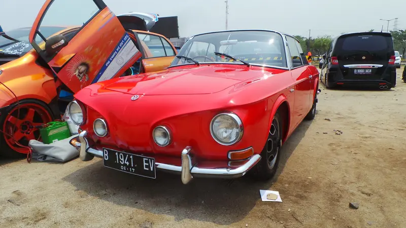 Tampang Seksi VW Karmann Ghia 1966 di Automodfest 2014