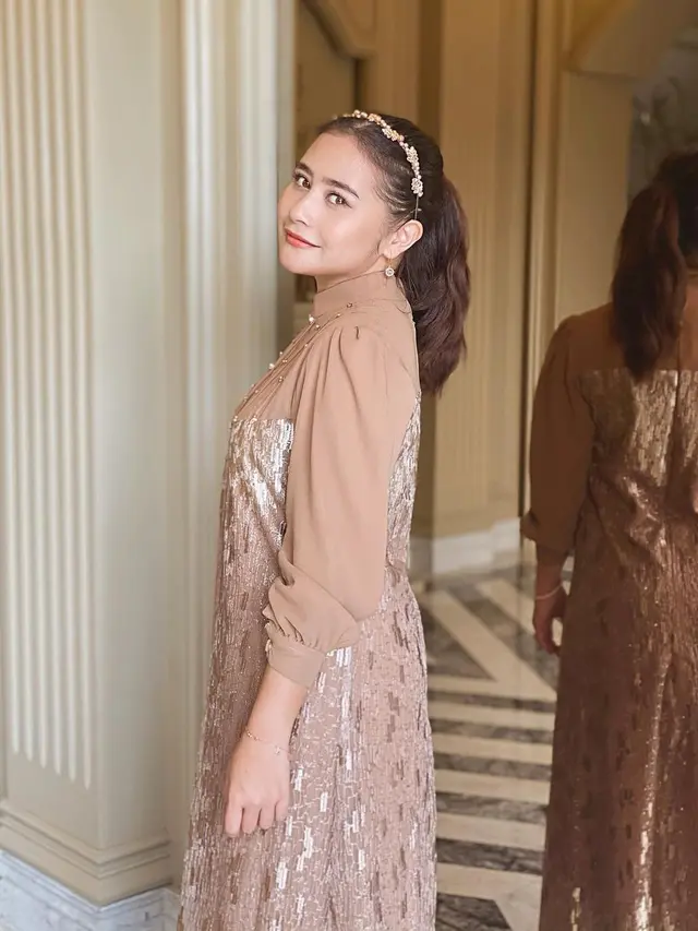 6 Inspirasi Gaya Rambut Ponytail Prilly Latuconsina yang Anti Membosankan