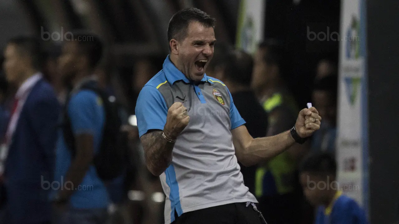 Simon McMenemy