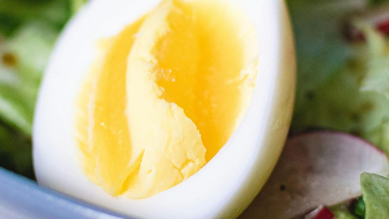 <b>Perpaduan Sayuran dengan Telur Rebus</b>