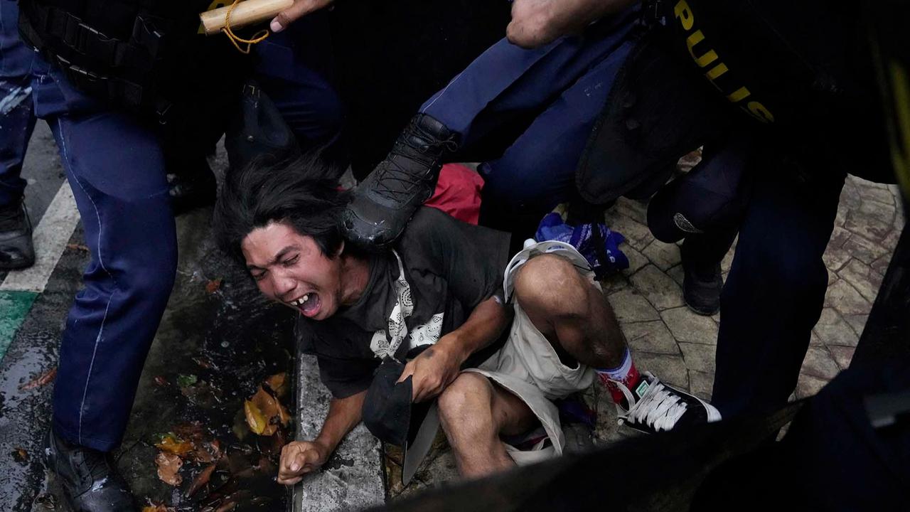 FOTO: Bentrokan di Manila,  49 Orang Ditangkap dalam Aksi Antikorupsi Filipina
