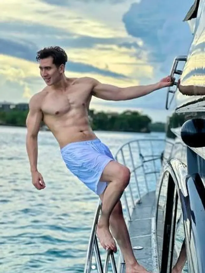 Verrel Bramasta kerap pamer perut sixpack (Instagram/bramastavrl)