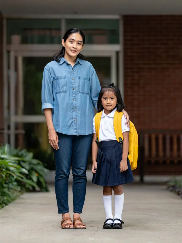 Baju Ibu Antar Anak Sekolah