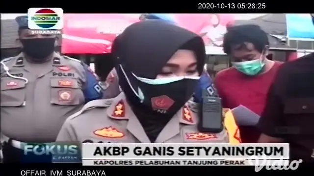 VIDEO: Polisi di Surabaya Gerebek Judi Sabung Ayam di Tengah Permukiman