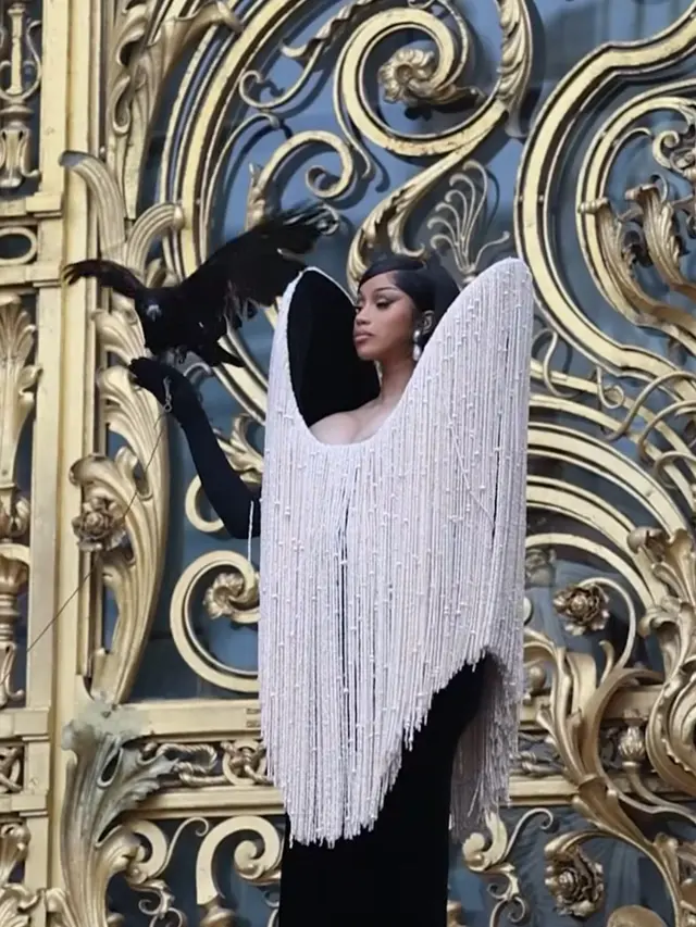 Cardi B di Paris Haute Couture Week 2026.
