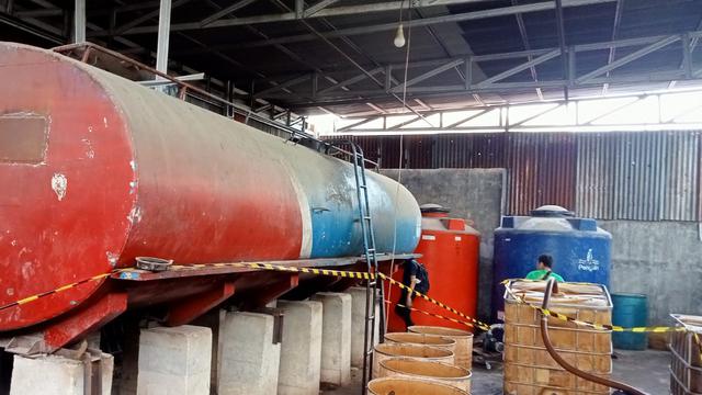 Beredar informasi, gudang BBM itu diduga milik AKBP Achiruddin Hasibuan, ayah Aditya Hasibuan, penganiaya Ken Admiral