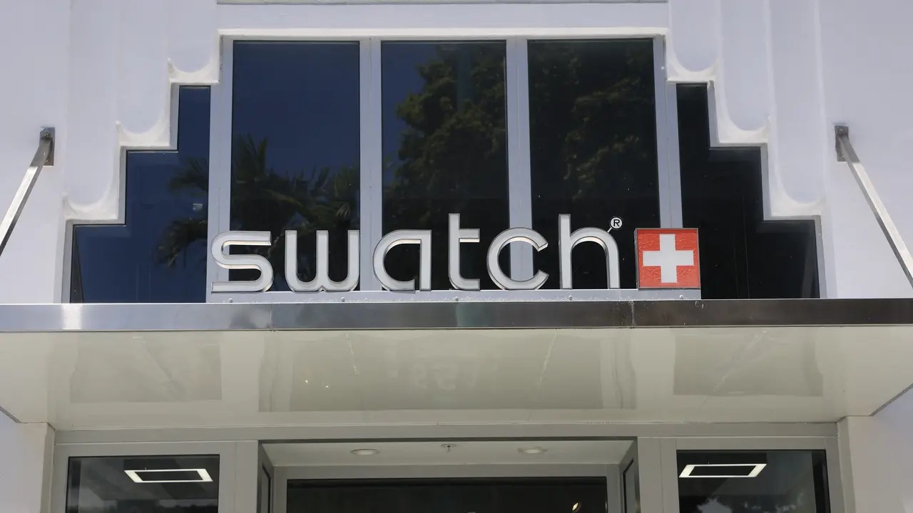 Swatch Minta Maaf Usai Bikin Iklan Tampilkan Model Bergestur Mata Sipit