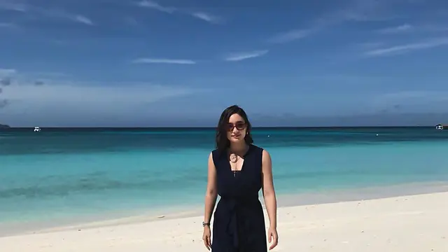 Tatjana Saphira main film Perempuan Bergaun Merah