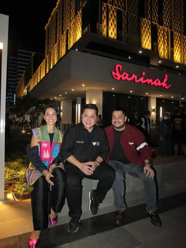 Momen Menteri BUMN Erick Thohir jalan-jalan di kawasan Sarinah