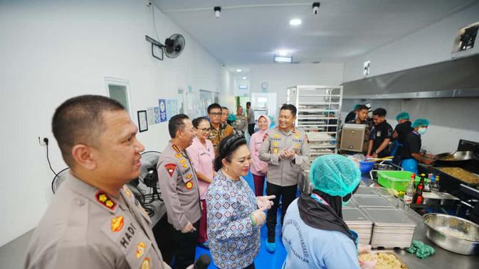 Kapolri-Ketua Komisi IV Tinjau SPPG di Jateng, Pastikan Dukung MBG