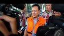 Bupati Karawang, Ade Swara, merampungkan pemeriksaan tersangka di KPK, Rabu (13/8/2014) (Liputan6.com/Faisal R Syam)