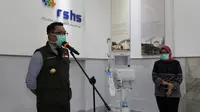 Gubernur Ridwan Kamil Serahkan 4 Ventilator ke RS Hasan Sadikin