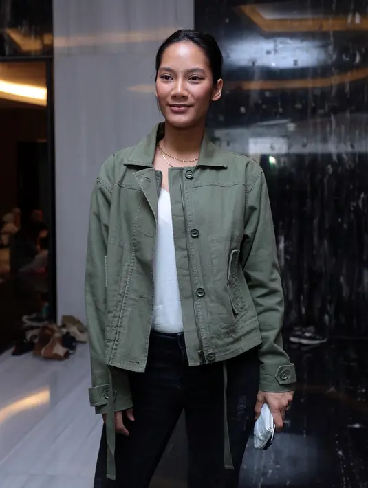 "Semua ruangannya enggak enak. Walaupun gua gak alamin sendiri atau dikasih liat, tapi you know it. Ketika masuk rumah dan rasanya enggak enak yah tau," lanjut pemeran Rini dalam film itu. (Deki Prayoga/Bintang.com)