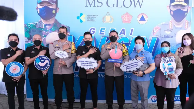 Juragan 99 Gilang Widya Pramana dan Kapolres Jakarta Selatan, Kombes Pol. Azis Andrianysa