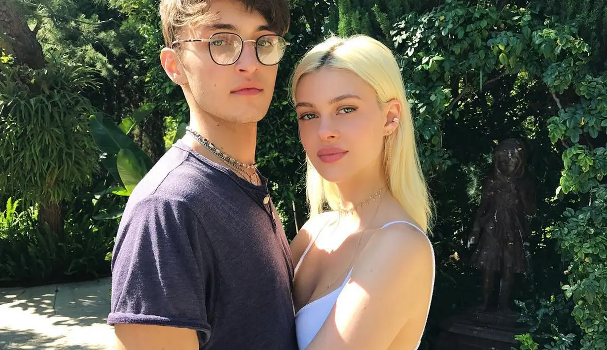 Hal itu dikarenakan Anwar tak mengunggah foto kemesraan keduanya sejak bulan April lalu. (instagram/anwarhadid)