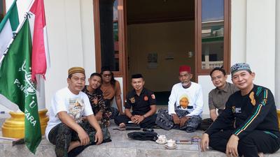 Cerita Banser 14 Hari Mengayuh Sepeda dari Sumsel ke Jombang Demi Muktamar NU