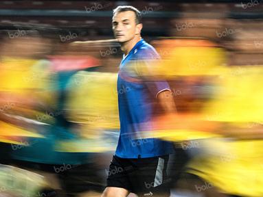 Pelatih Arema Cronus, Milomir Seslija, saat melatih di SUGBK, Jakarta, Sabtu (2/4/2016), dikenal sebagai sosok kontroversial. Namun, kini pria Bosnia itu bersiap mengukir prestasi pada final Torabika Bhayangkara Cup 2016. (Bola.com/Vitalis Yogi Trisna)
