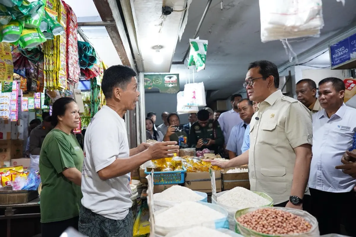 Menteri perdagangan Budi Santoso cek kesiapan jelang nataru (c) Kemendag