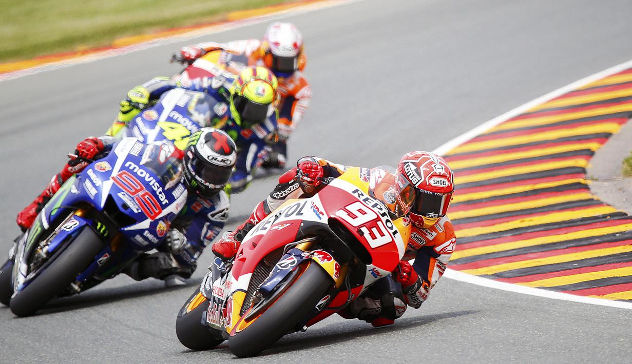 Marc Marquez, Jorge Lorenzo, Valentino Rossi, dan Dani Pedrosa bersaing ketat. (REUTERS/Hannibal Hanschke)