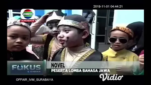 Ratusan siswa siswi SD Muhammadiyah Surabaya, mempunyai cara tersendiri dalam memperingati bulan Bahasa Indonesia. Mereka mengikuti berbagai lomba seperti pidato dan membaca puisi serta yel-yel menggunakan bahasa Jawa serta berbusana tradisional.