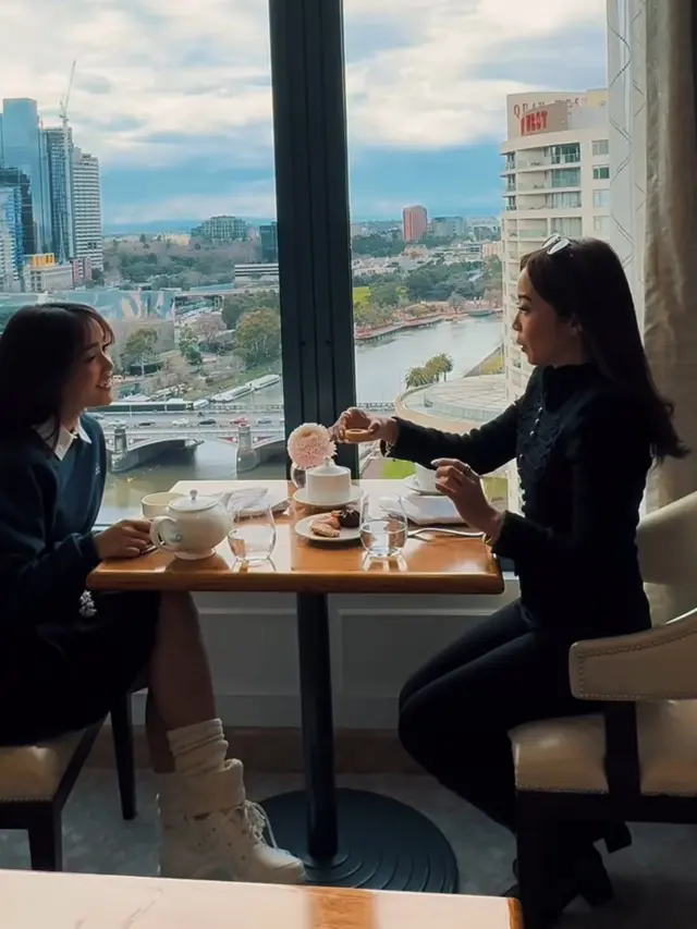 Fuji an tampil stylish saat liburan di Melbourne, Australia. [@fuji_an]