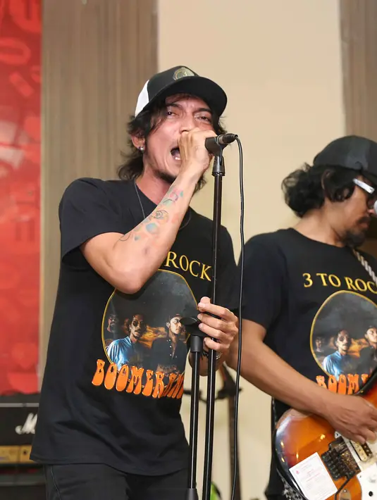 Saat peluncuran album kompilasi 3 To Rock di kawasan Kemang, Jakarta Selatan, Jumat (29/4/2016) Andi mengaku bahwa konser musik rock beberapa tahun belakangan sedang sepi. (Nurwahyunan/Bintang.com)