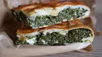 Easy Spanakopita Recipe: The Classic Greek Spinach Pie