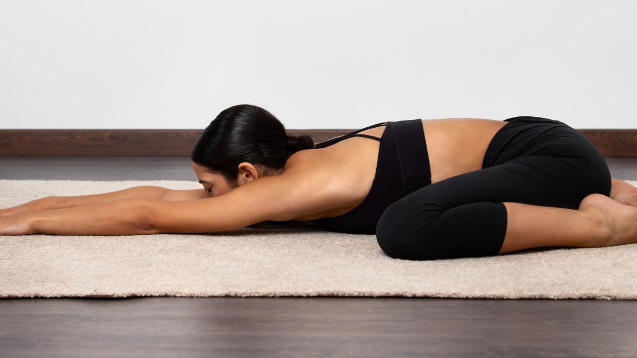 Ilustrasi Mandukasana (Frog Pose)