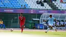 Kebuntuan Indonesia baru terpecahkan pada menit ke-19 melalui gol indah dari Marselino. Eks pemain Persebaya Surabaya itu melepaskan tendangan voli geledek dari tepi kotak penalti Myanmar. (Dok. PSSI)
