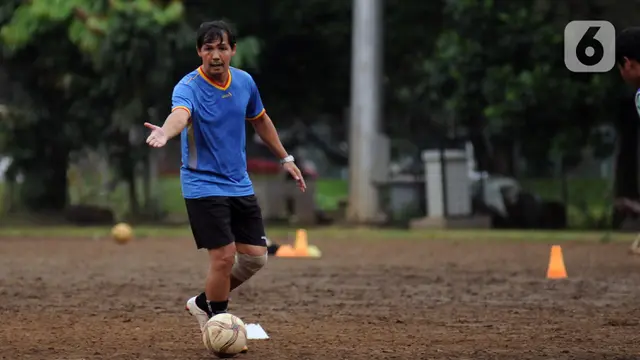 Mengenang Ricky Yakobi Pesepakbola Nasional yang Wafat Akibat Serangan Jantung