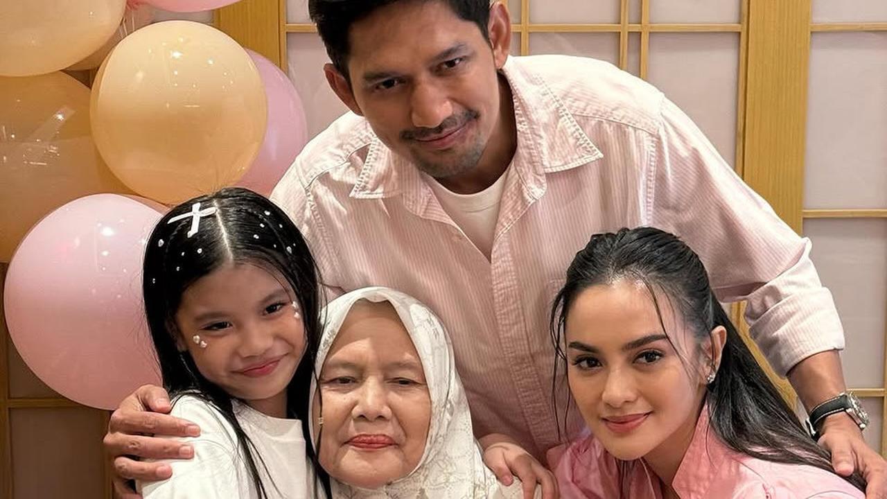 5 Momen Kebersamaan Ibnu Jamil dengan Sang Ibunda yang Meninggal Dunia, Penuh Kenangan