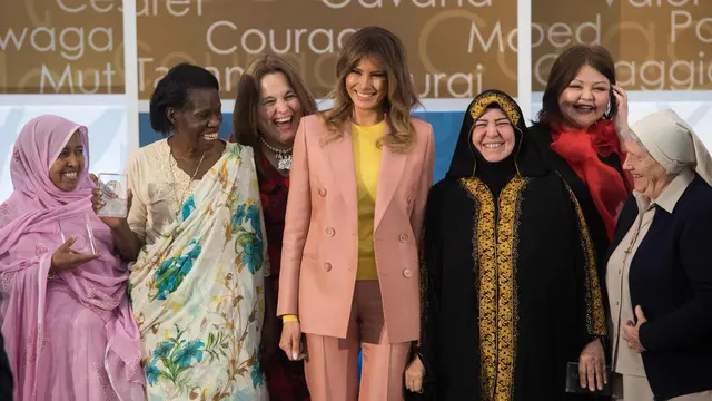 Melania Trump Beri Penghargaan Ibu dari Irak yang Selamatkan 58 Pria dari Kejaran ISIS