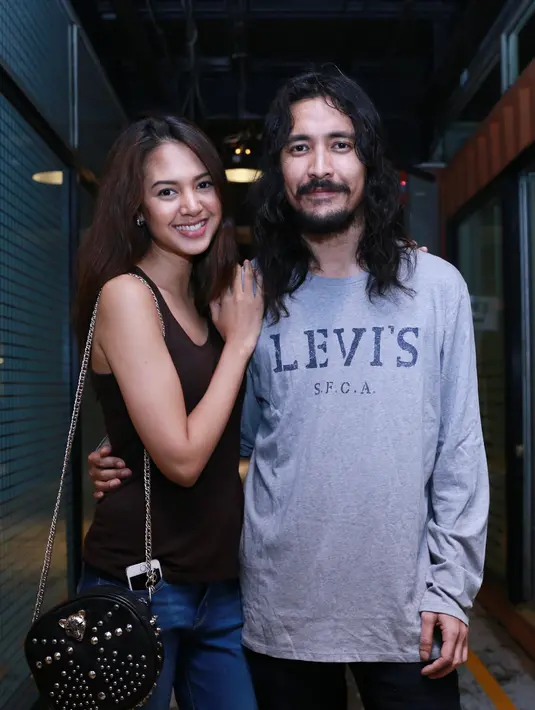 Demi mendapatkan album yang maksimal, beberapa musisi juga ikut terlibat, seperti Ridho Slank, Yoyok Padi, dan Magi /rif. (Adrian Putra/Bintang.com)