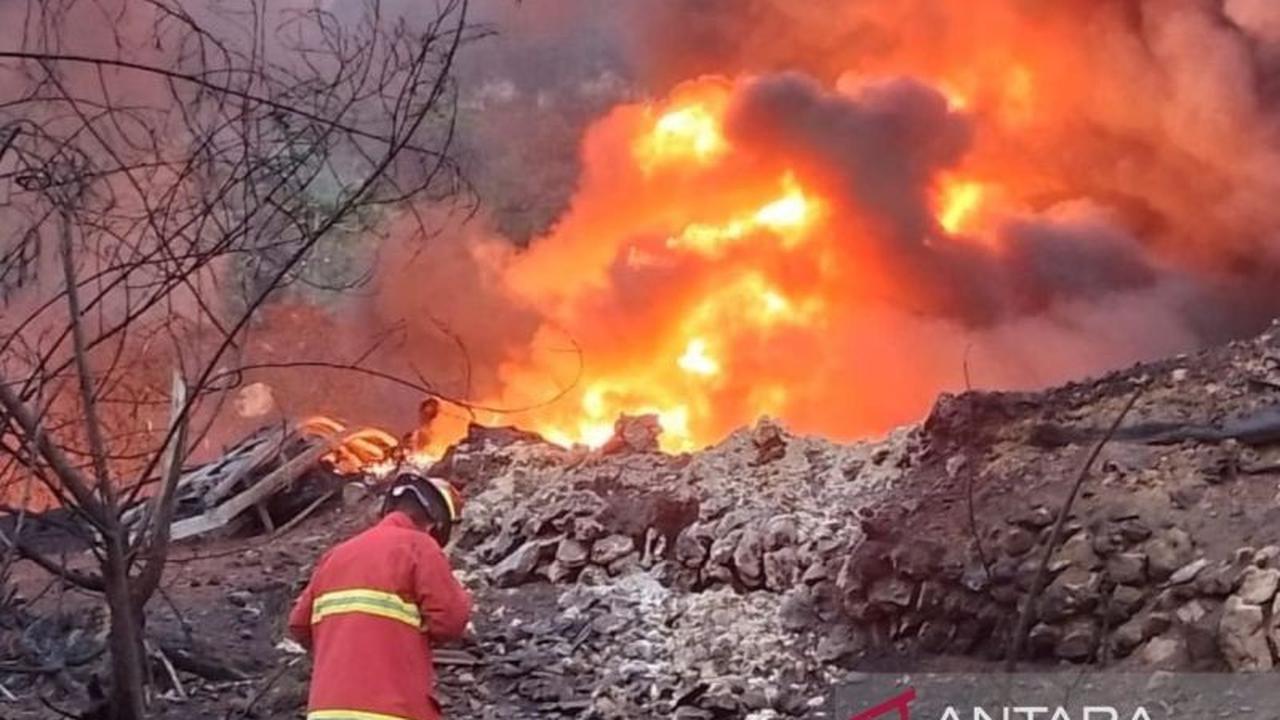 Fakta Mengejutkan Kebakaran Sumur Minyak Blora: 13 Truk Pemadam Dikerahkan, 3 Tewas!